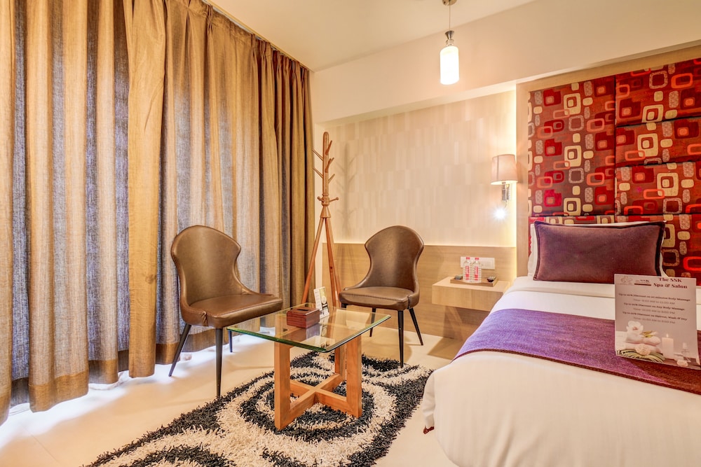 The Ssk Solitaire Hotel & Banquets 33/50