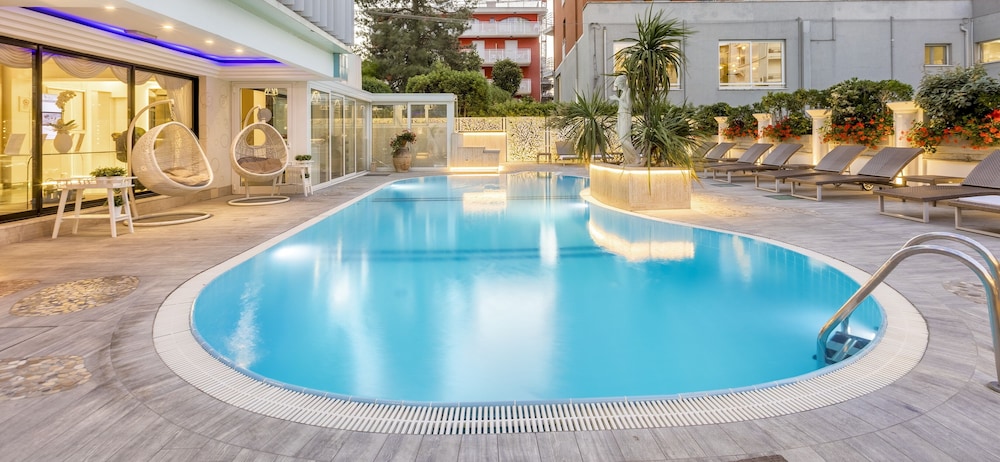 Hotel Feldberg Riccione 47/50