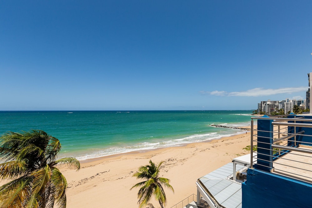 The Tryst Beachfront Hotel 43/50