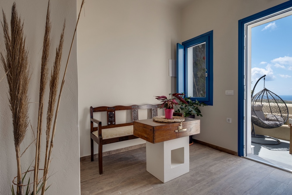 Pasithea Suites Santorini 45/60
