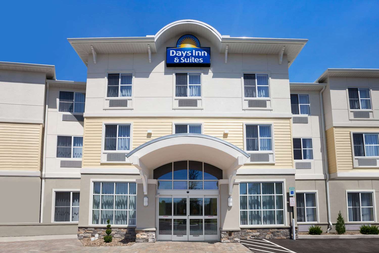 Sleep Inn & Suites Altoona North 6/25