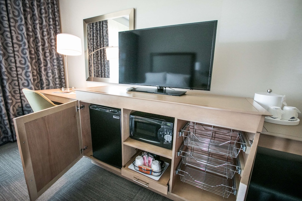 Hampton Inn & Suites Tempe/Phoenix Airport 53/68