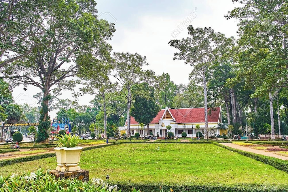 ANGKOR PARADISE HOTEL 43/50