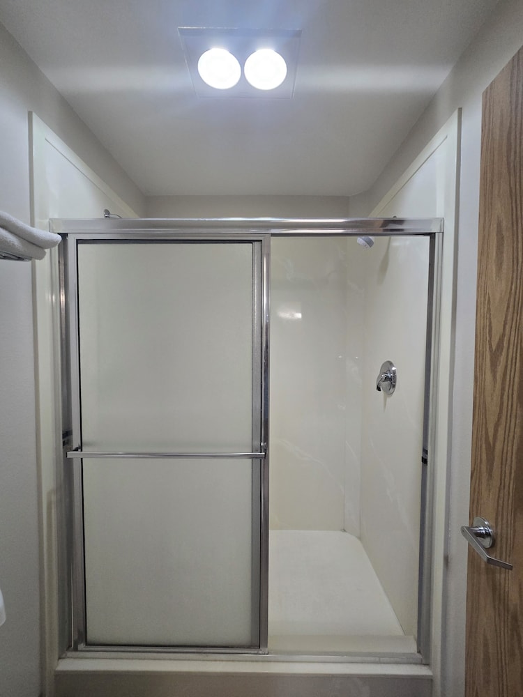 Economy Inn 35/60