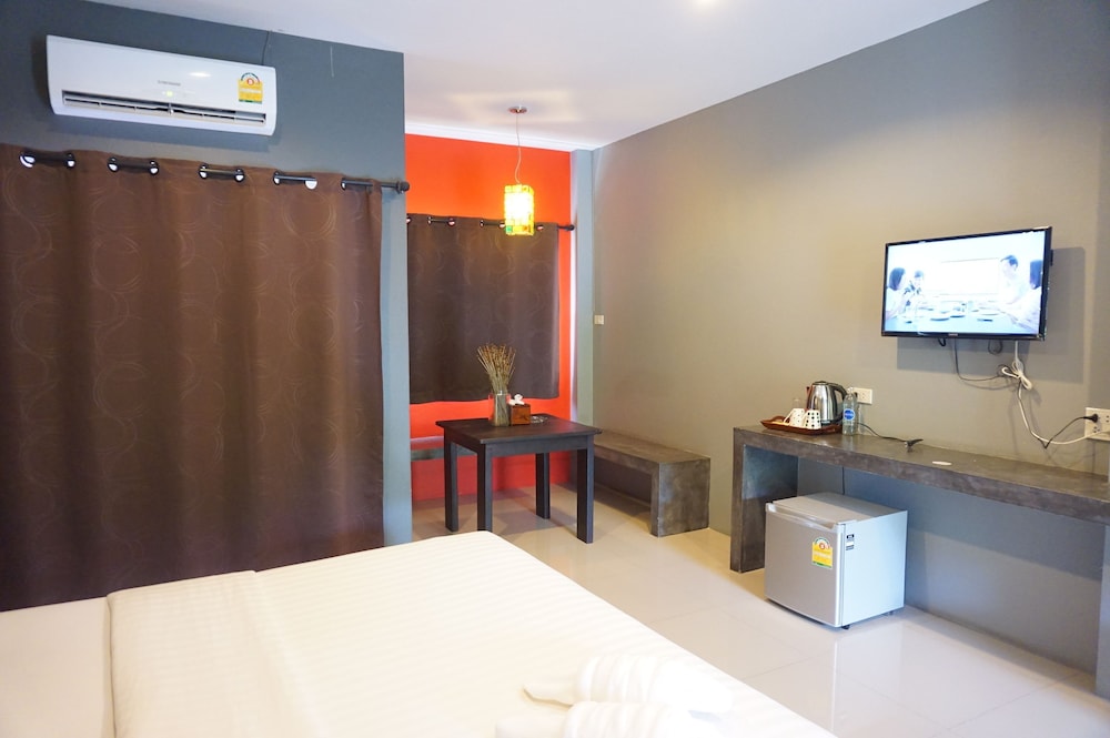 Ploenjai Hotel Ranong 29/48