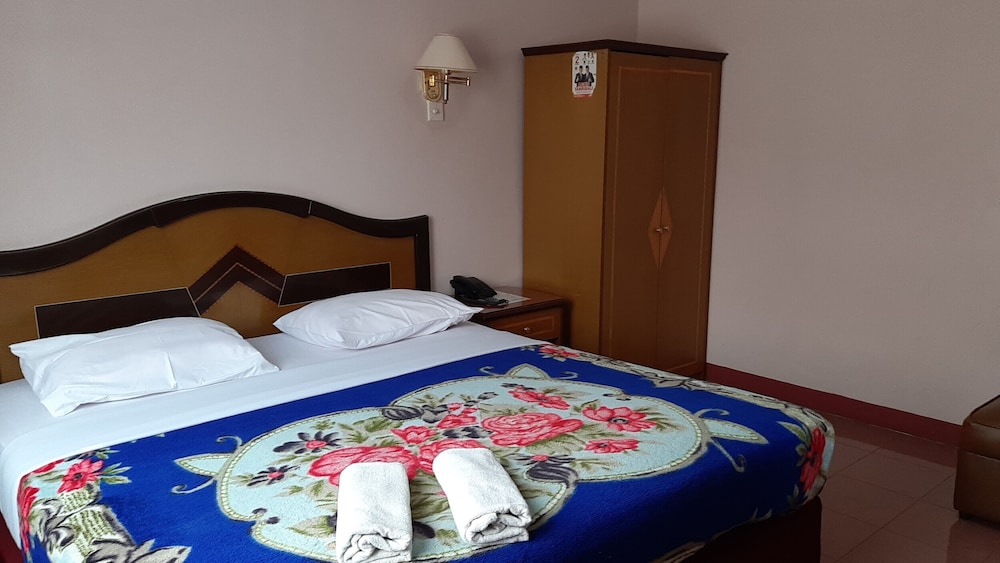 Hotel Parewisata 7/22