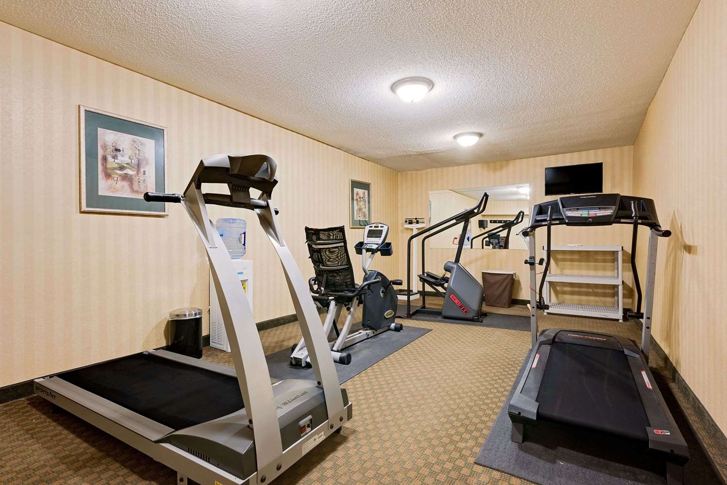 Ramada by Wyndham Cleveland Airport West 24/35