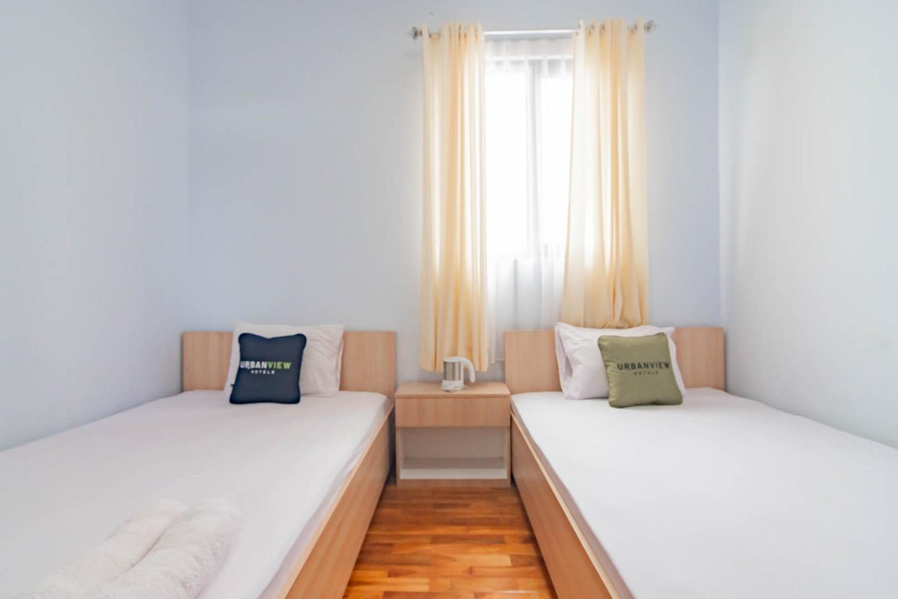 Superior, Twin Beds