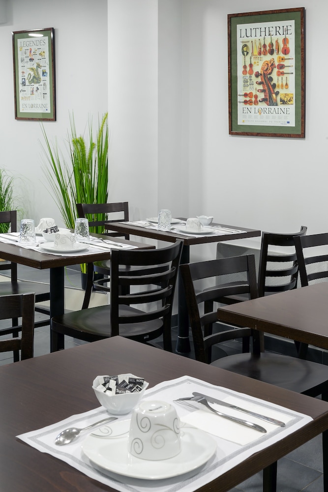 restaurant cafeteria