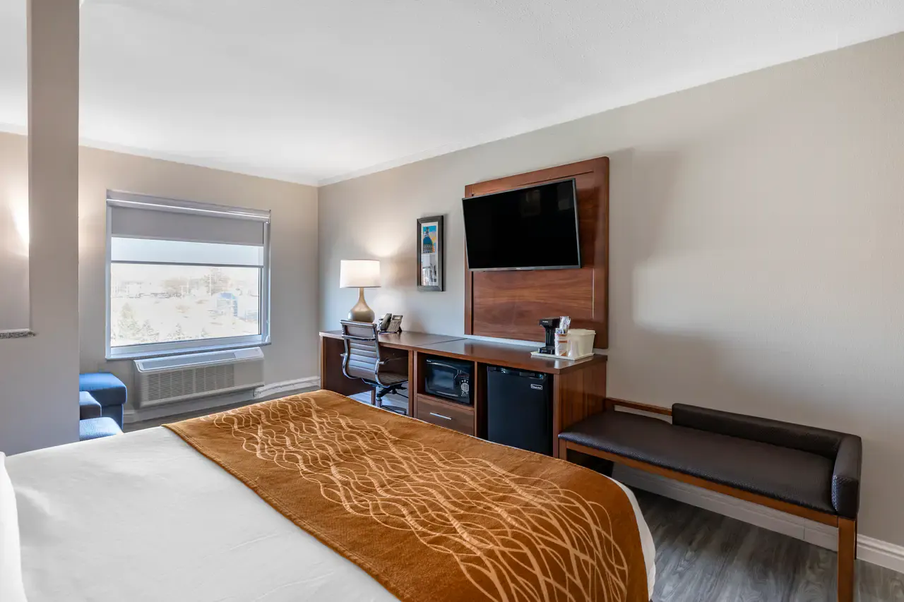 Comfort Suites St. Louis - Sunset Hills 4/7