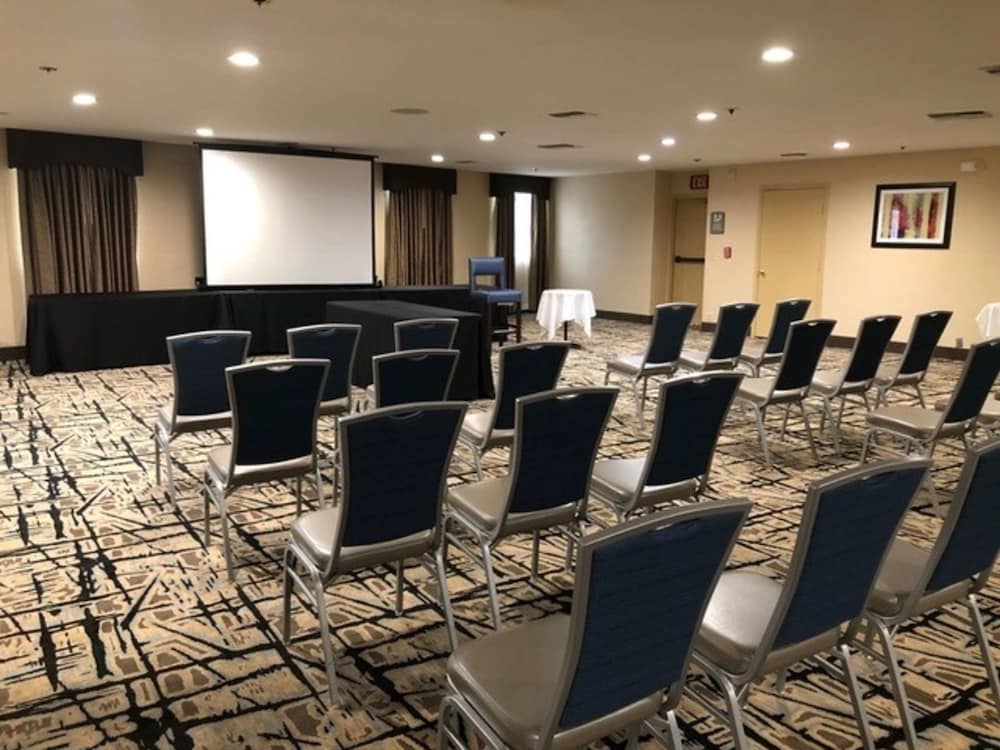 Best Western Plus Heritage Inn 40/44