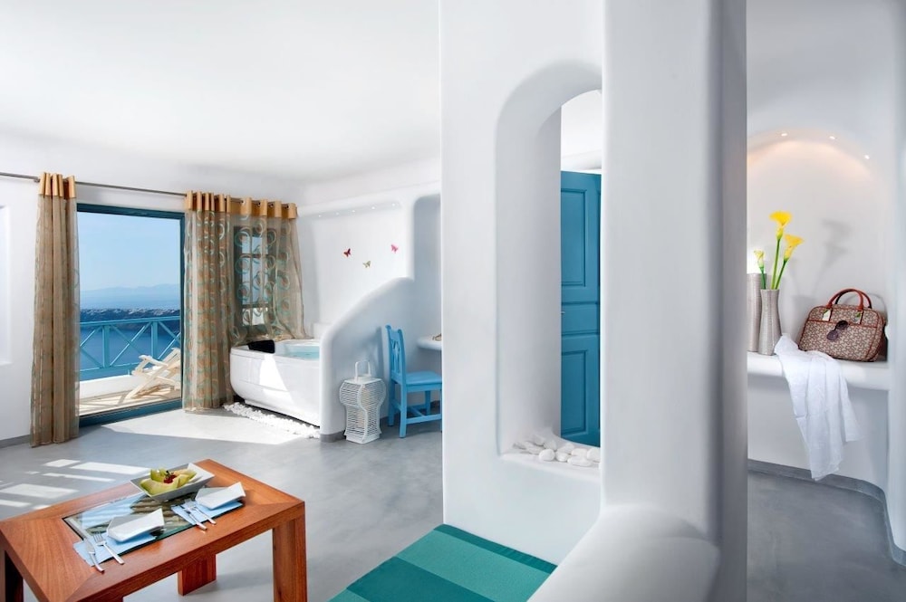 Absolute Bliss Imerovigli Suites 62/63