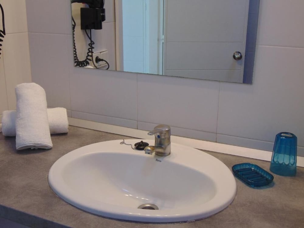 Apartamentos Halley 18/40