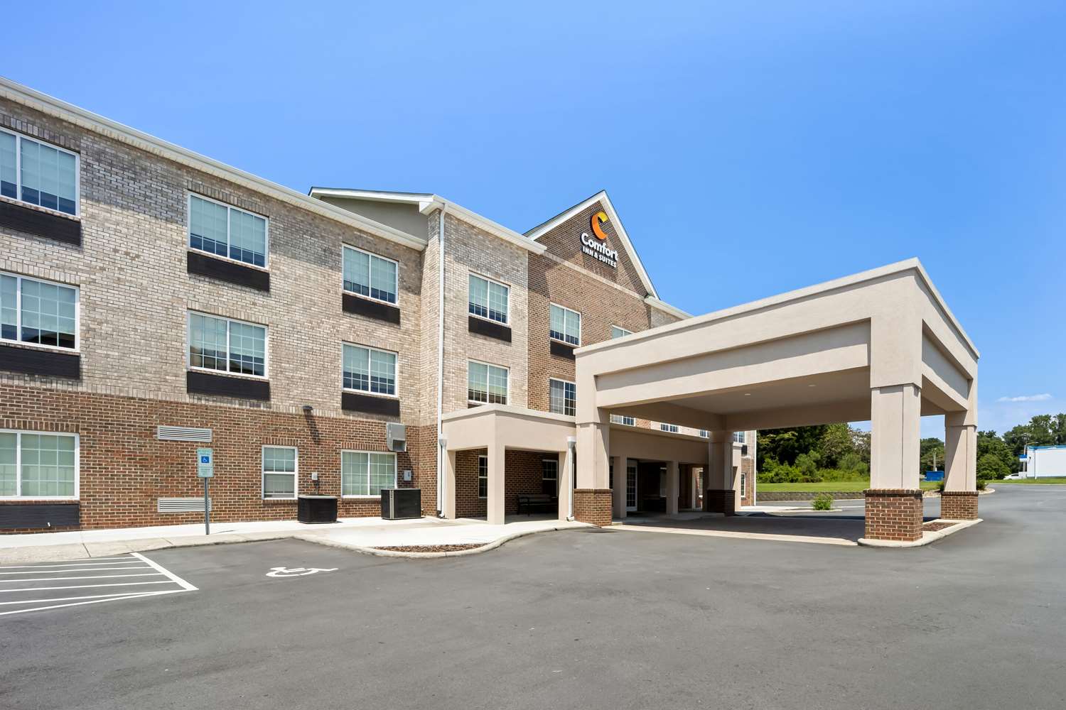 Comfort Inn and Suites High Point - Archdale 33/35