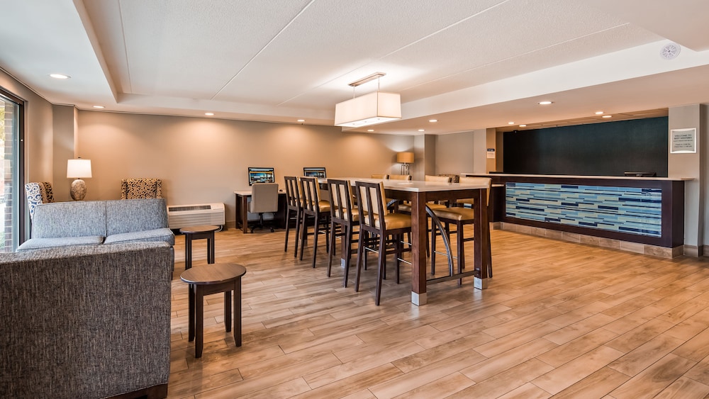 Best Western Plus Alexandria / Fort Belvoir 31/40