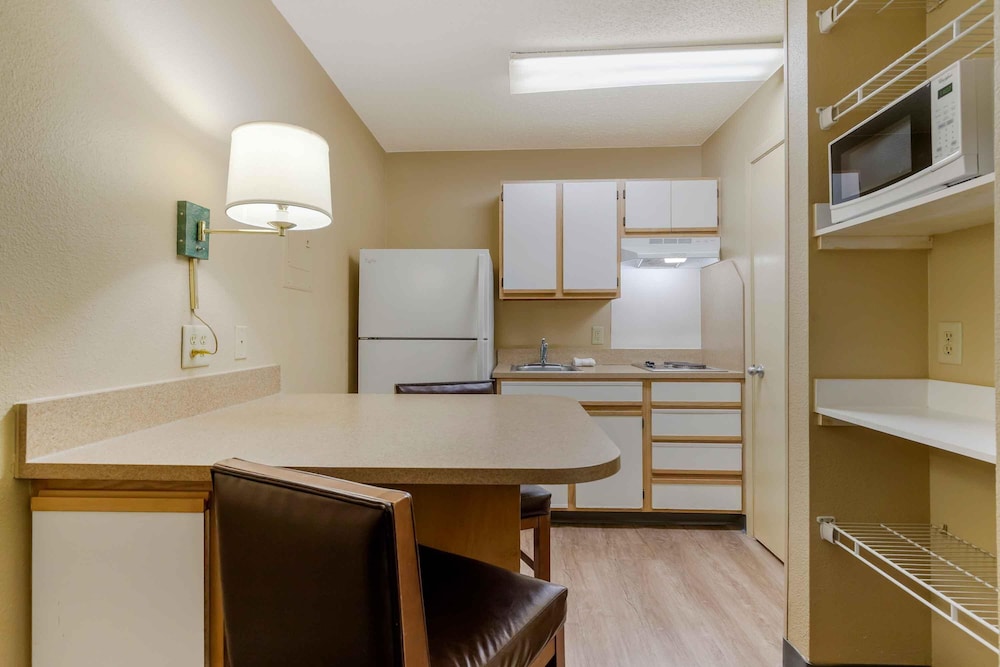 Extended Stay America - San Antonio - Airport 55/56