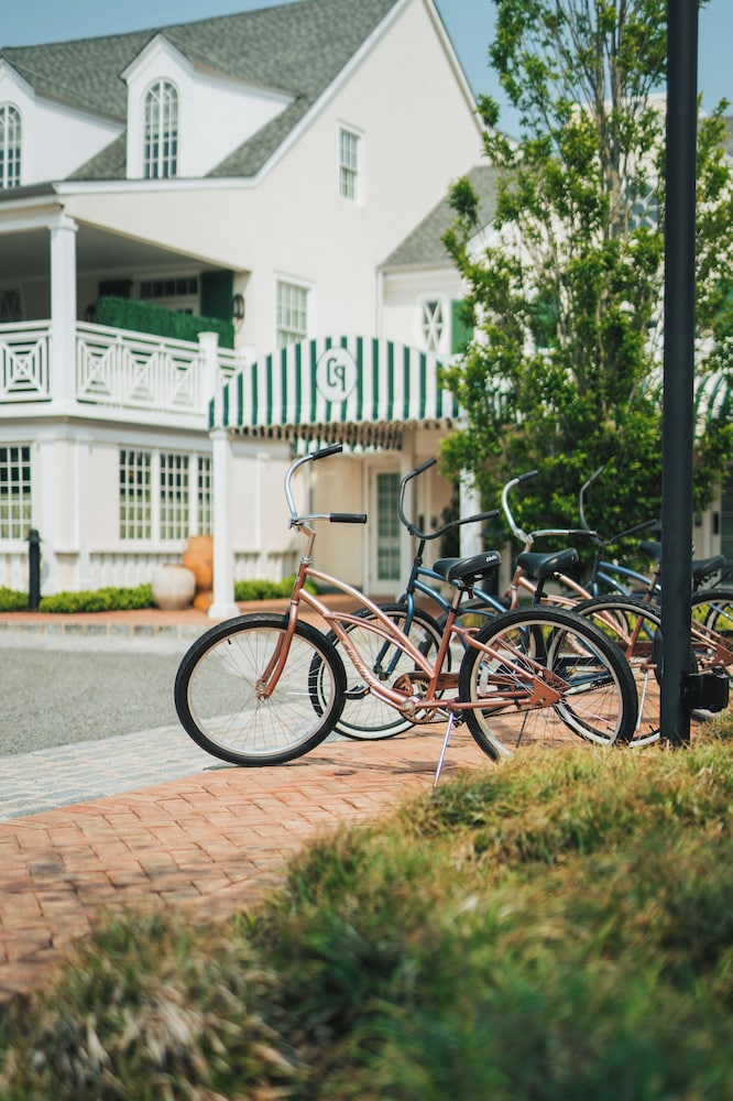 Canoe Place Inn & Cottages 41/50