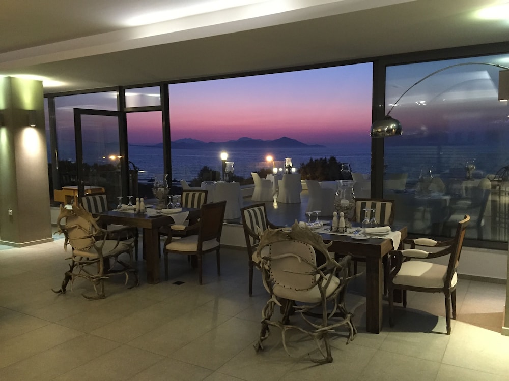Diamond Deluxe Hotel Wellness Amp Spa Adults Only 62/76