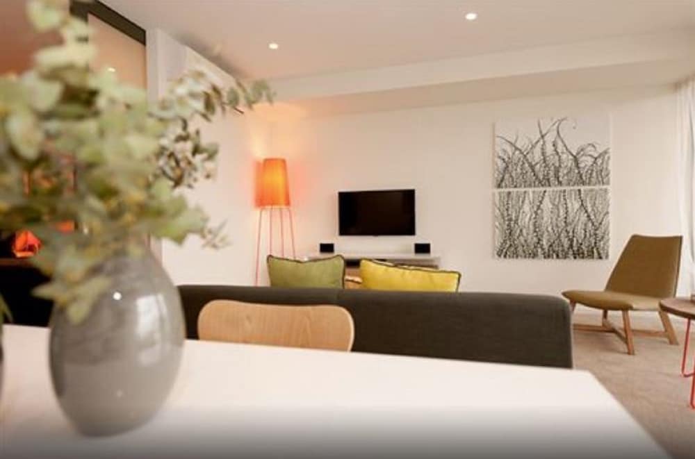 Vine Serviced Apartments 23/36