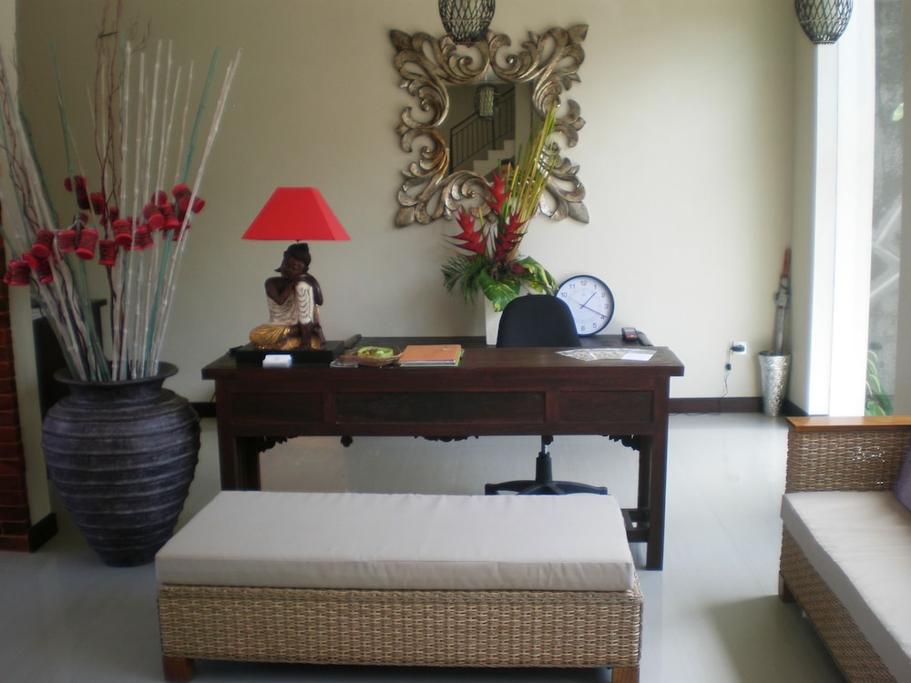 Svarna Suite Seminyak 10/62
