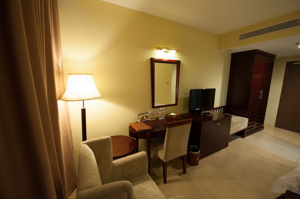 GAYA CENTRE HOTEL 33/42