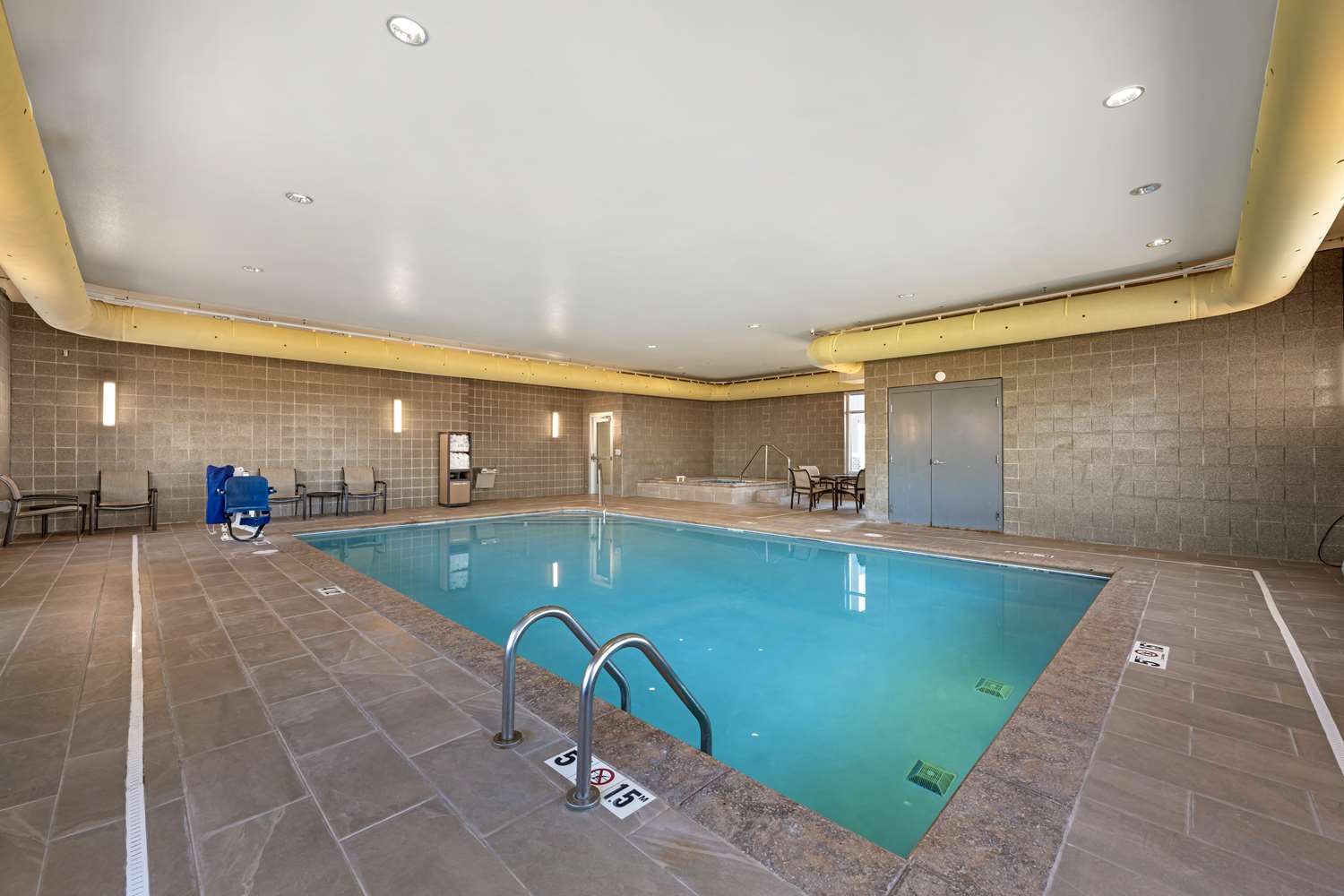 Best Western Plus Lakeview Hotel 21/48