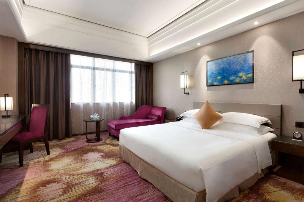 Ladies, King Bed
