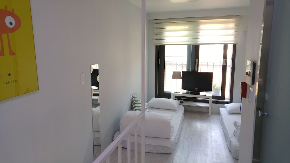 Myeongdong Artmonstay Guesthouse 52/74