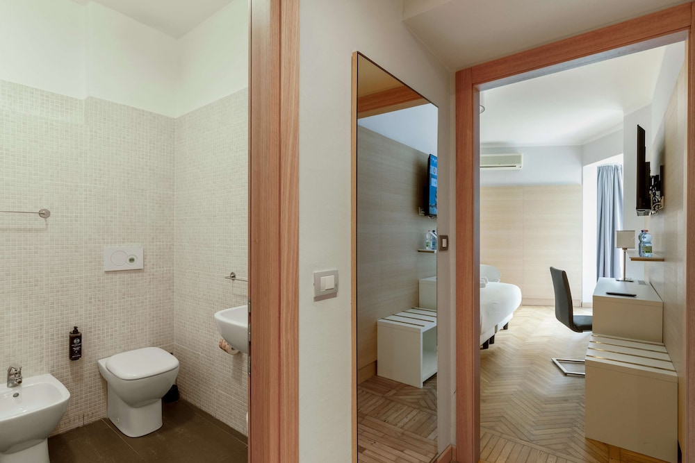 Superior, Triple, Queen Bed, Sofa, B&B Hotel Park Hotel Suisse Santa Margherita Ligure 7/8
