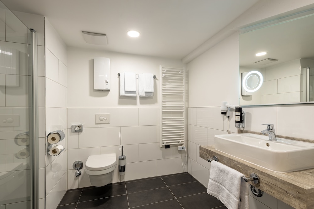 Trip Inn Living and Suites 39/42