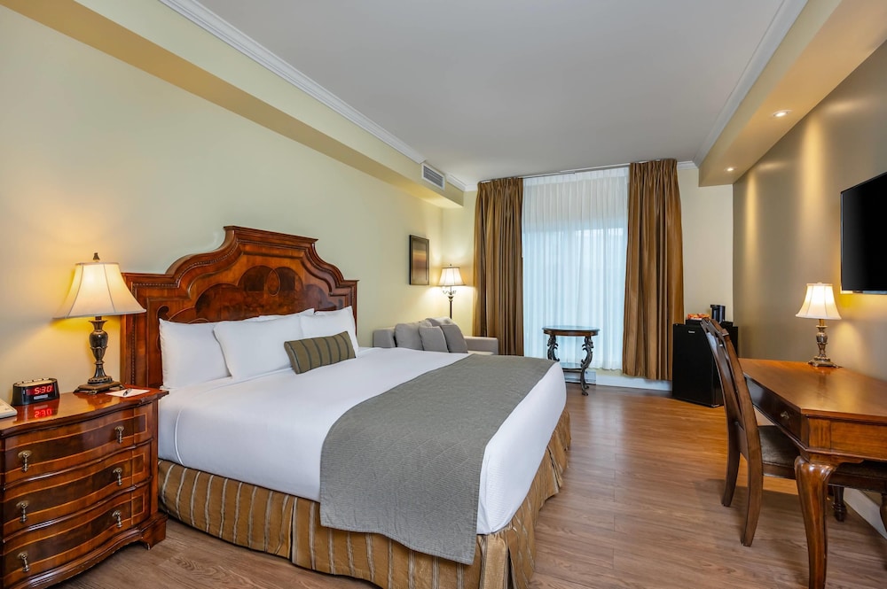 Standard, King Bed
