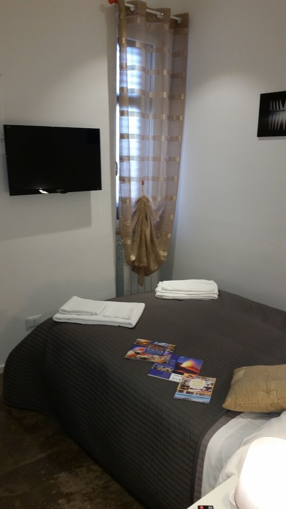 PALERMO ROOMS 32/42