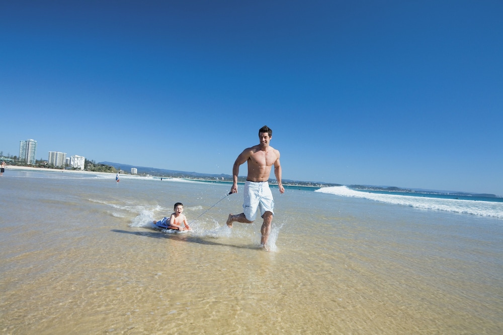 Gemini Court Holiday Apartments 45/47