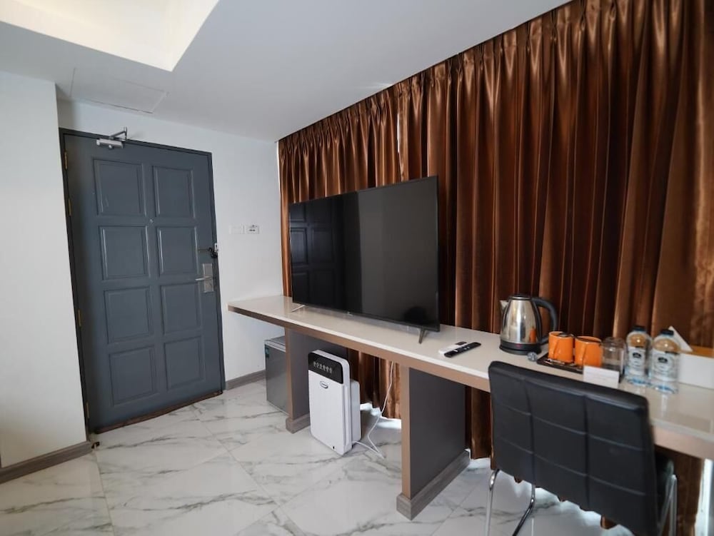 RoomQuest Sukhumvit36 BTS Thonglor (ex Ongkara Bangkok) 35/39