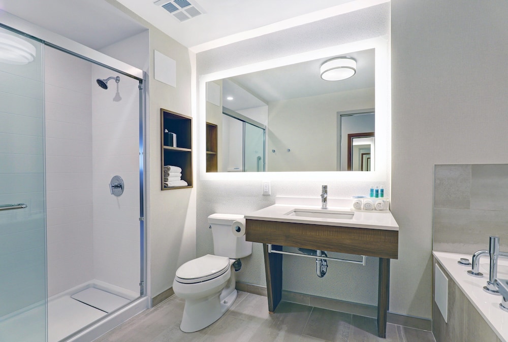 Holiday Inn Express Whitby Oshawa An Ihg Hotel 29/78