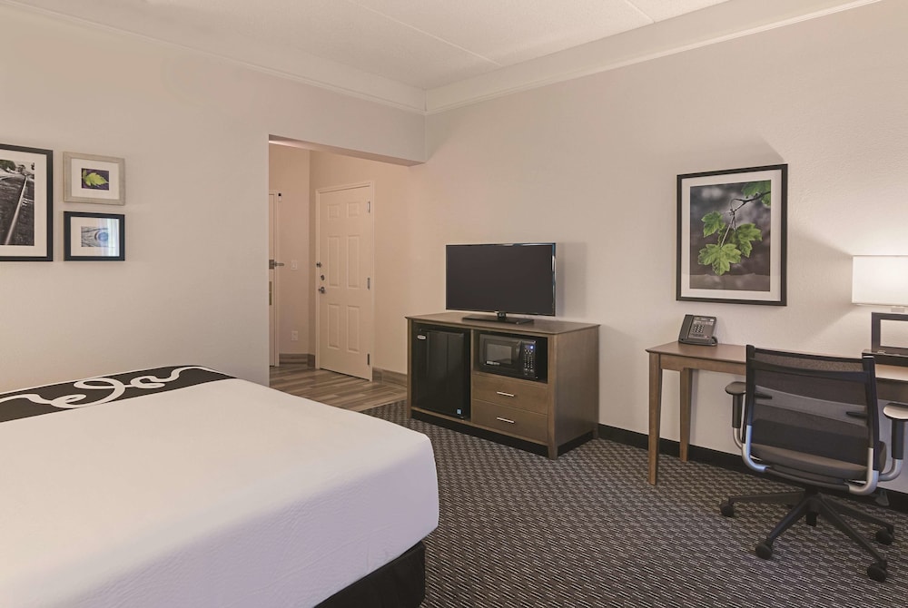 La Quinta Inn Suites By Wyndham Orlando Ucf 17/45