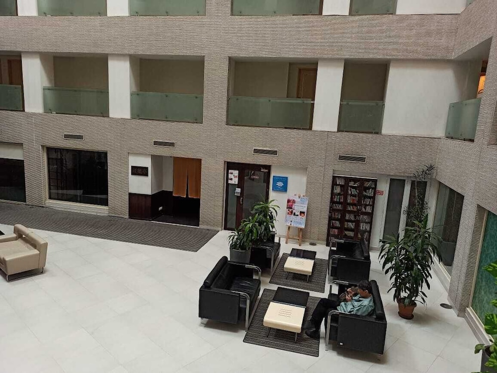 Avalon Courtyard Residence 2/31