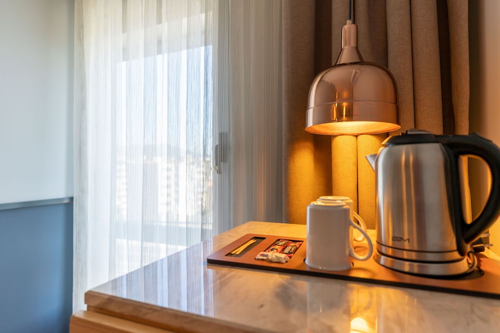 Viva La Vita Hotel Bornova 25/40
