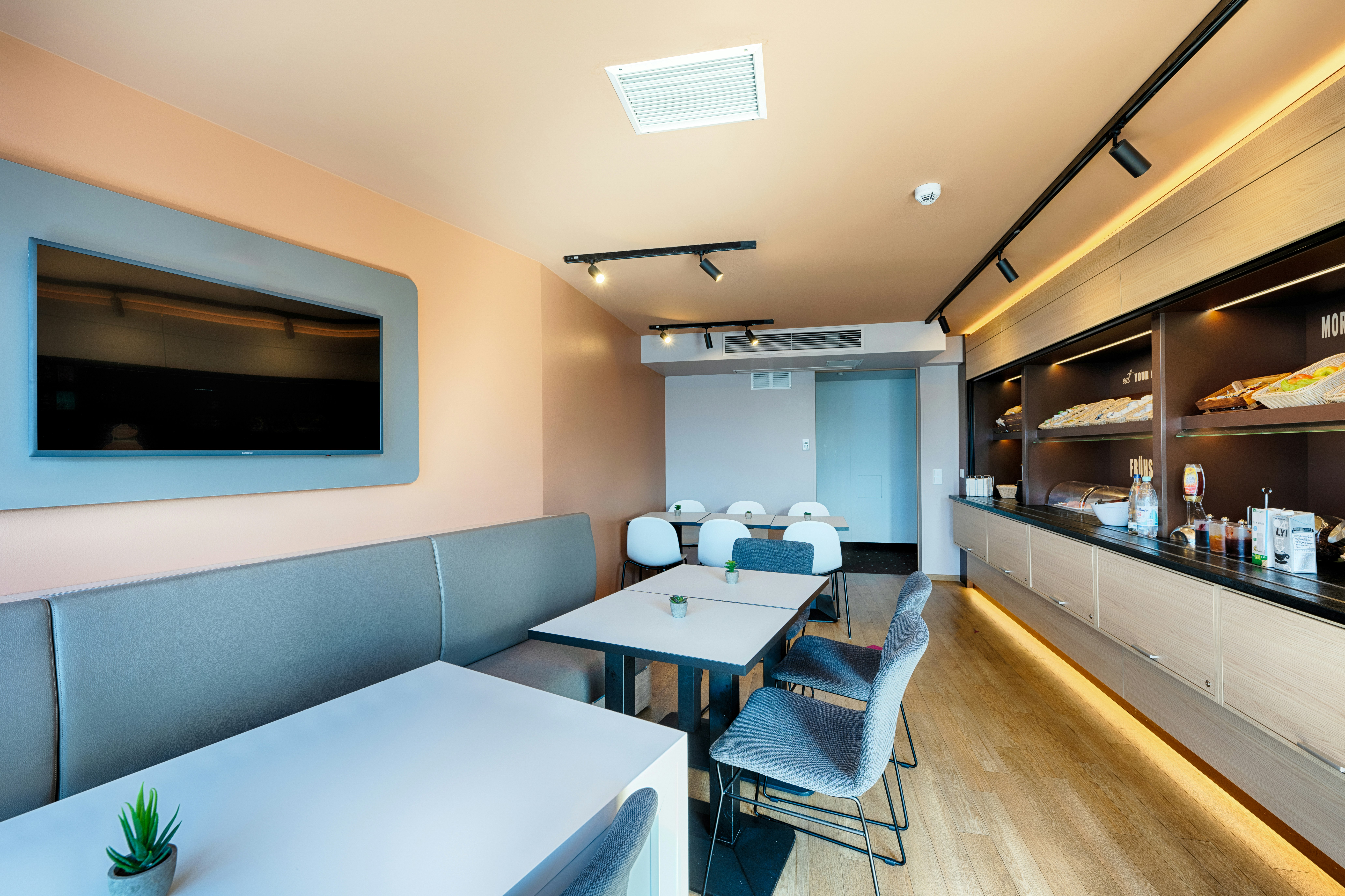 B&B HOTEL Munchen-Hbf 52/62