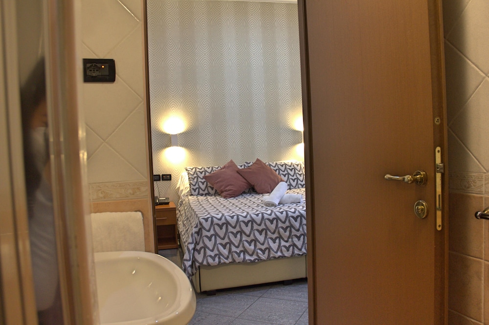 Hotel Ciao 15/69