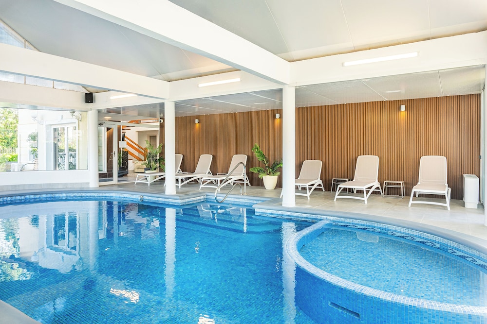 Parque Hotel Jean Clevers 45/78