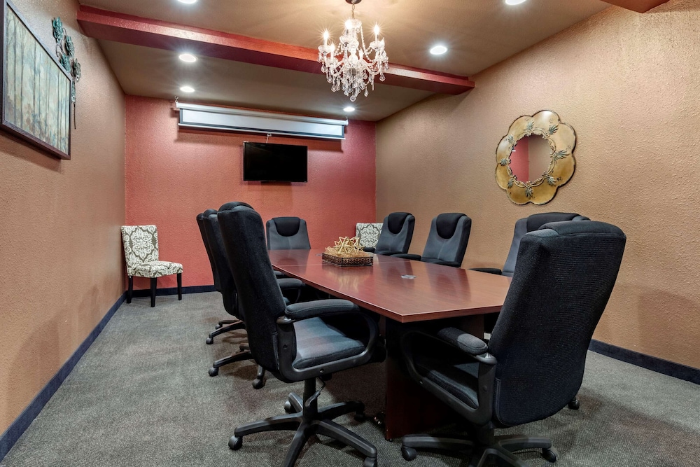 Comfort Inn & Suites Paris 26/33