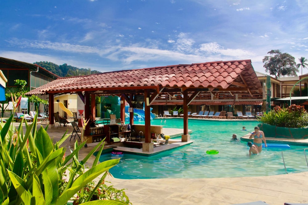 Amapola Resort 45/56