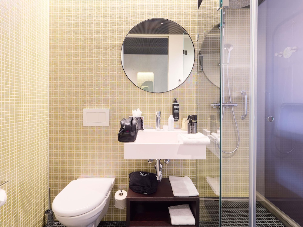 غرفة سوبيريور ثلاثية بسرير كوين مع أريكة، ibis Styles Bern City 5/8
