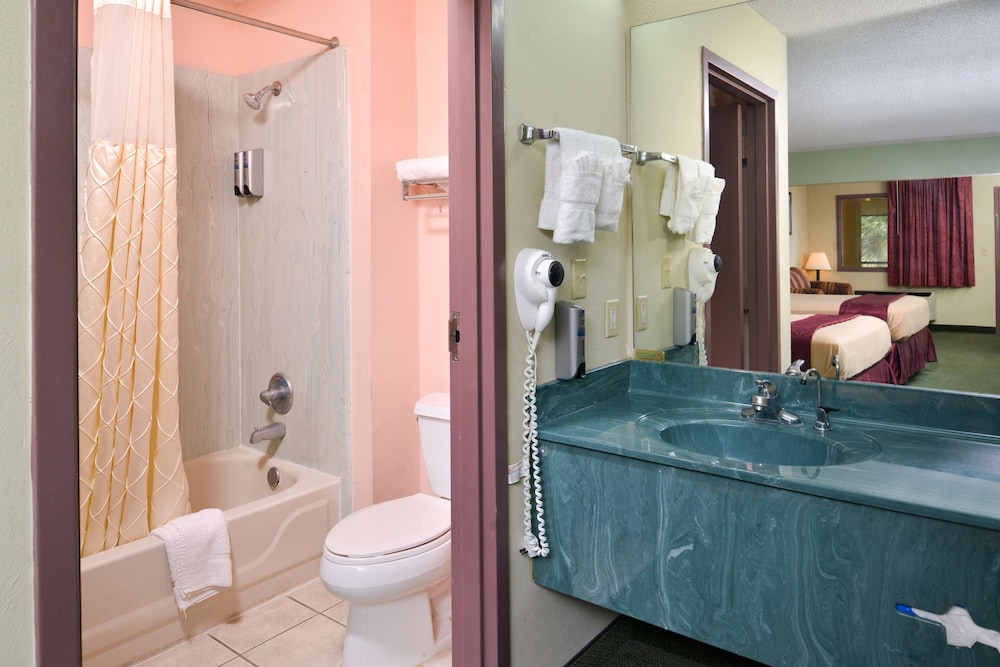 Americas Best Value Inn Gonzales 15/38