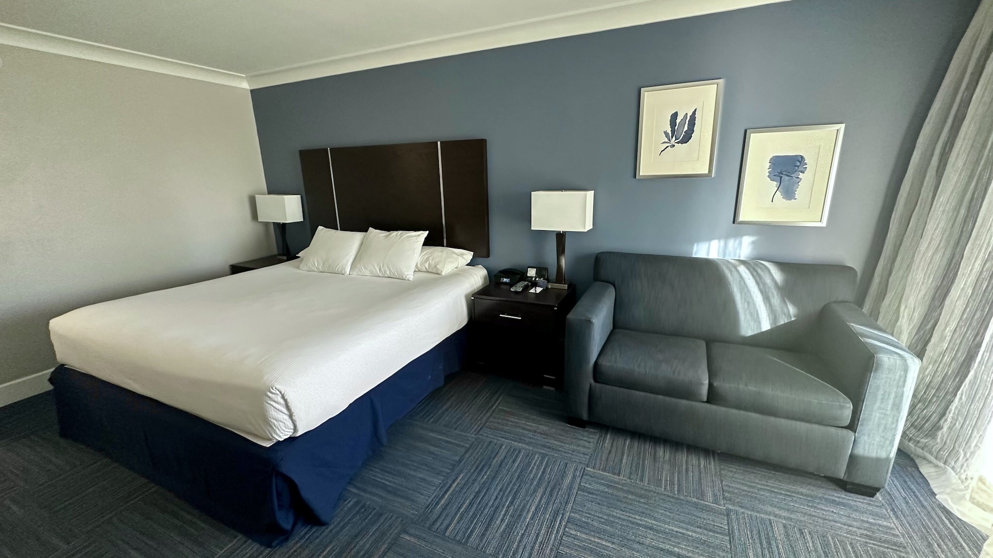 غرفة تنفيذية بسرير كينج بحوض جاكوزي، Pacific Inn 2/8