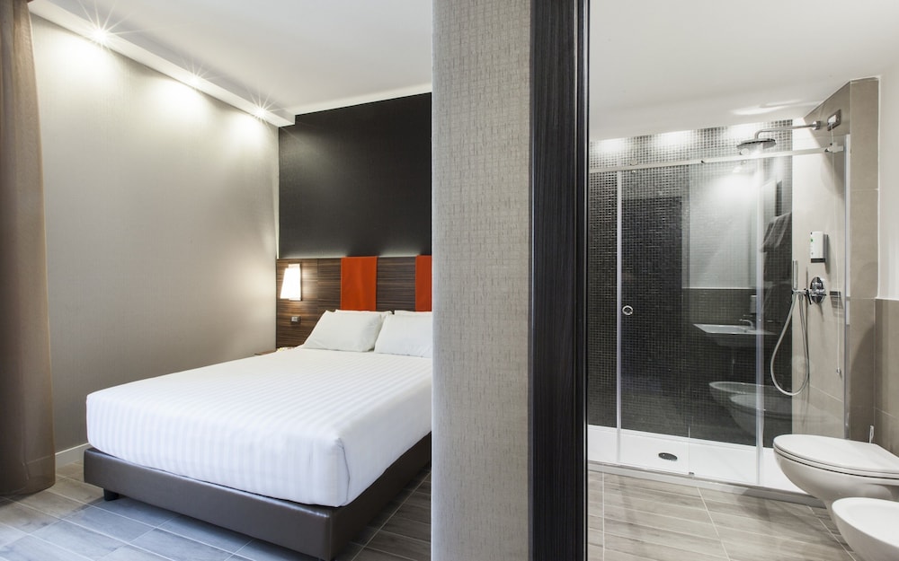 The Republic Hotel 30/59