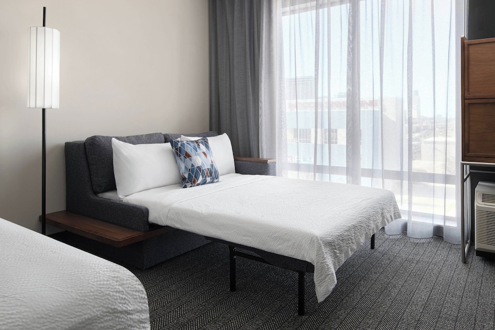 ROOM, KING BED, SOFA, ACCESSIBLE