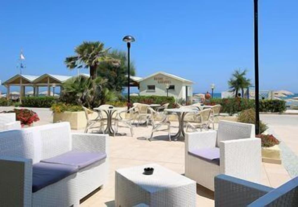 Hotel Caravel 32/50