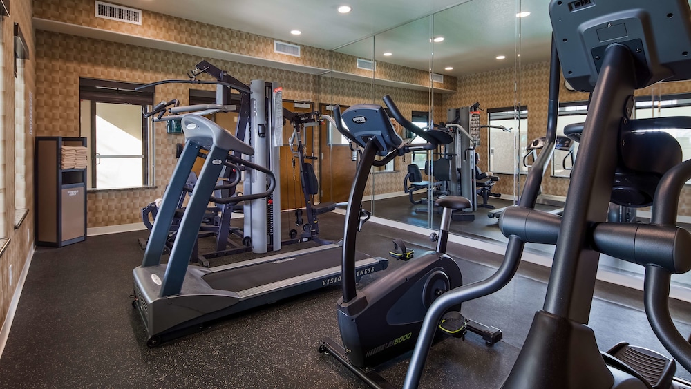 Best Western Plus Lackland Hotel & Suites 16/34